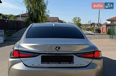 Седан Lexus ES 2020 в Киеве