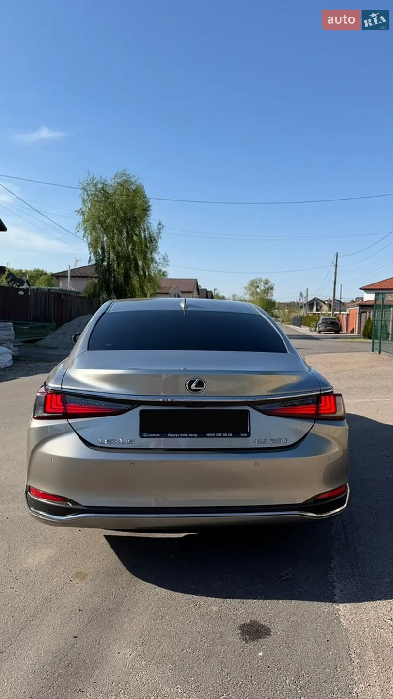 2020 Lexus ES - мініатюра 8