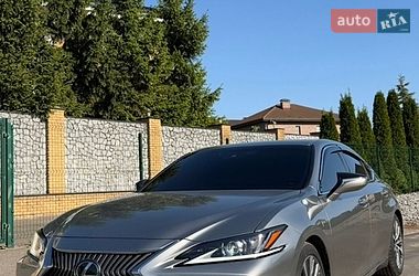 Седан Lexus ES 2020 в Киеве