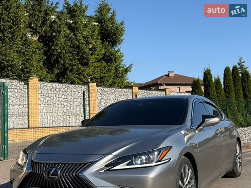 Седан Lexus ES 2020 в Киеве