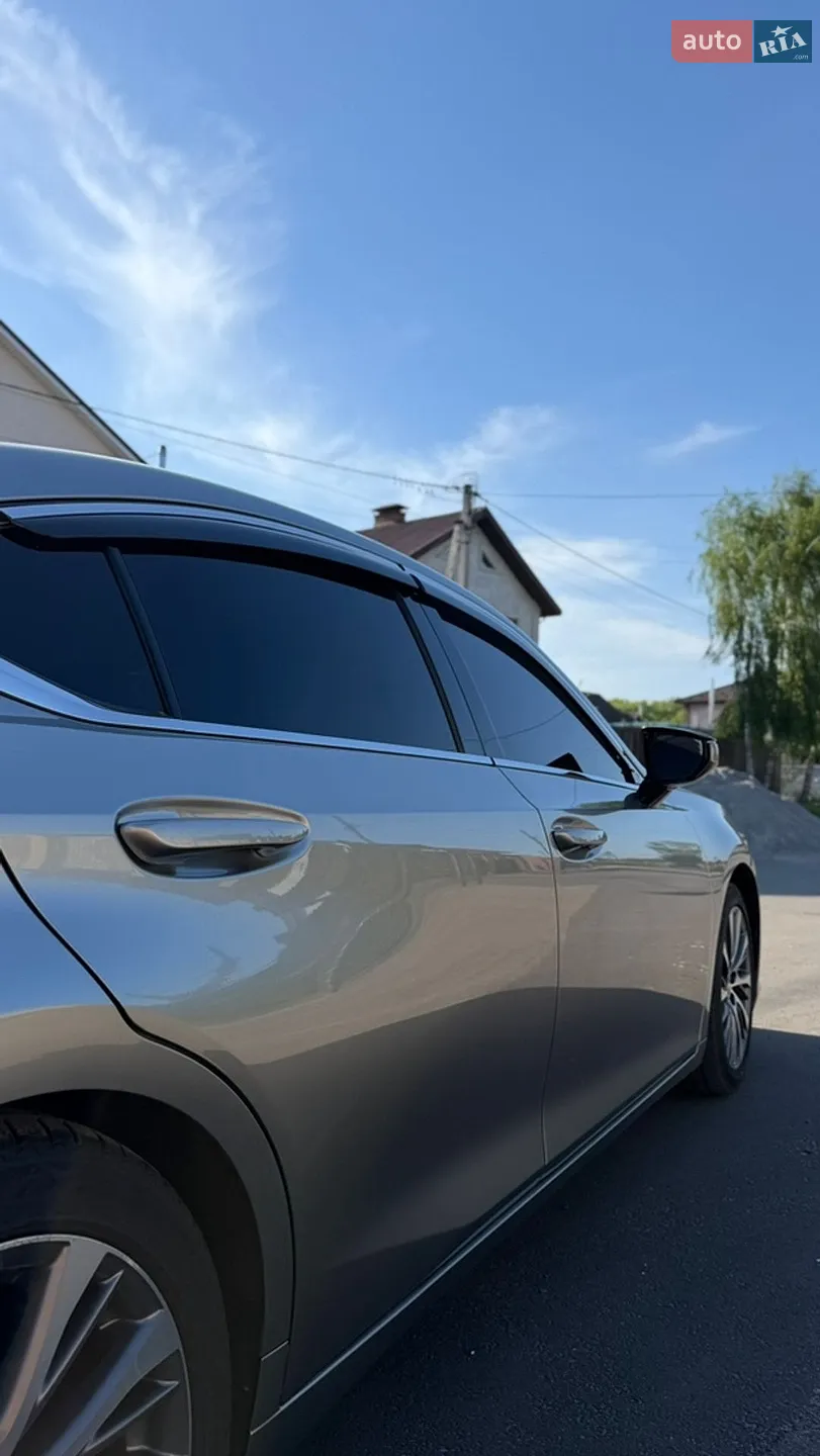 2020 Lexus ES - мініатюра 18