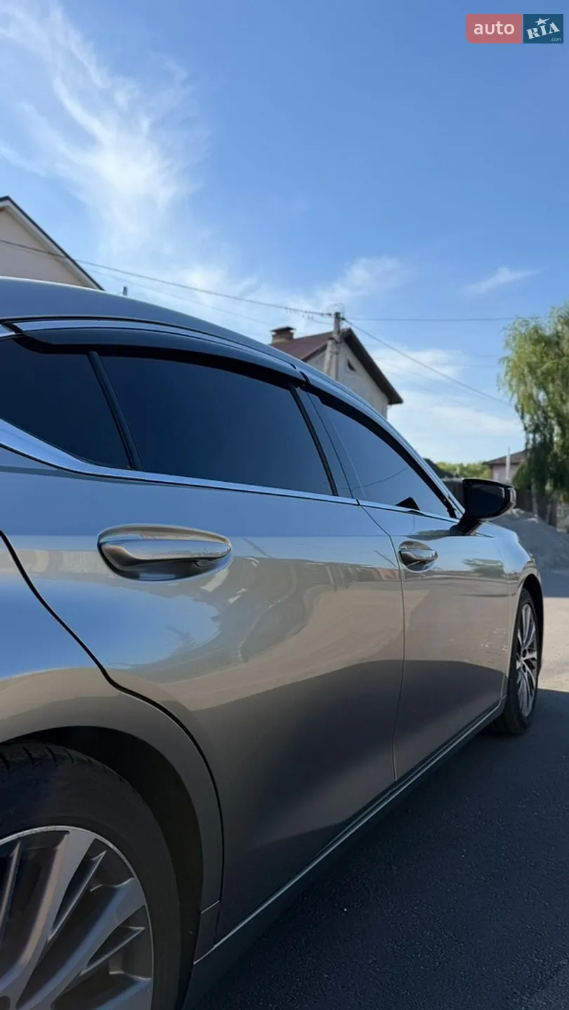 2020 Lexus ES - мініатюра 19