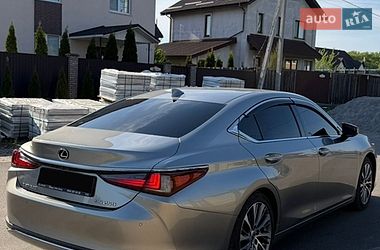 Седан Lexus ES 2020 в Киеве