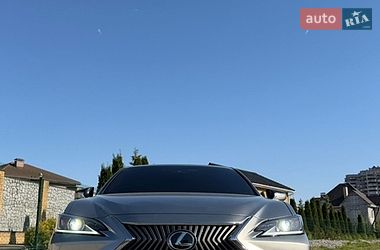 Седан Lexus ES 2020 в Киеве