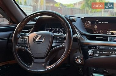 Седан Lexus ES 2020 в Киеве
