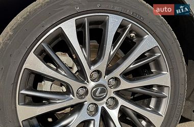 Седан Lexus ES 2020 в Киеве