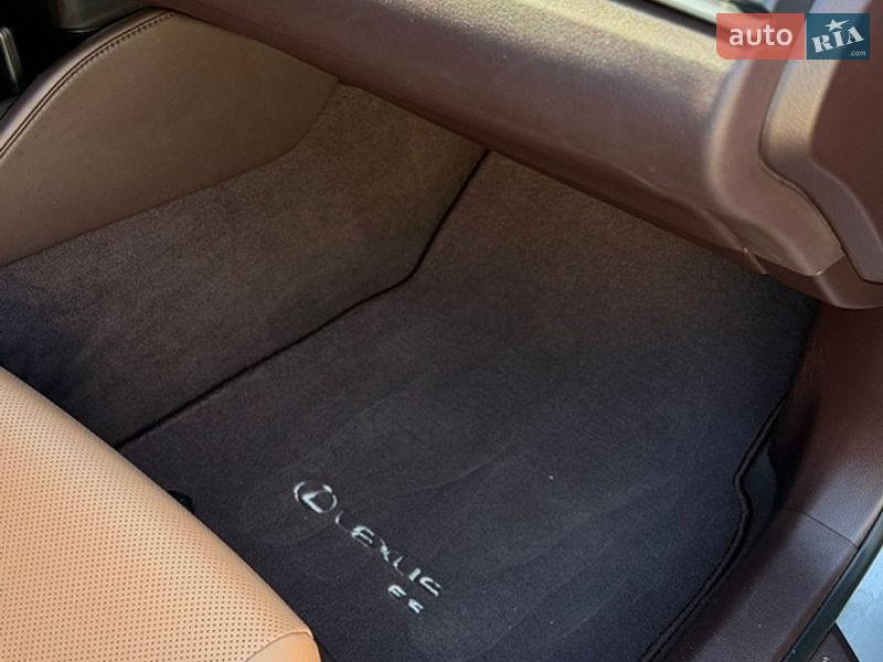 Седан Lexus ES 2020 в Киеве