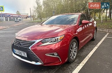 Седан Lexus ES 2018 в Киеве