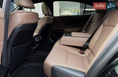 Седан Lexus ES 2023 в Киеве