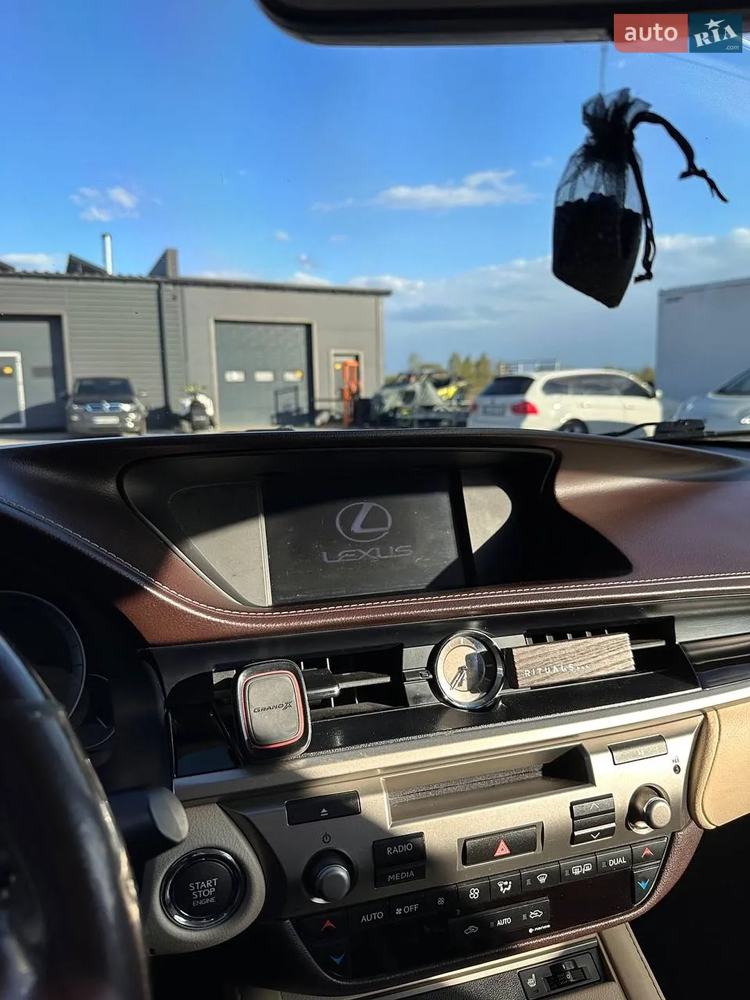 2016 Lexus ES - мініатюра 5