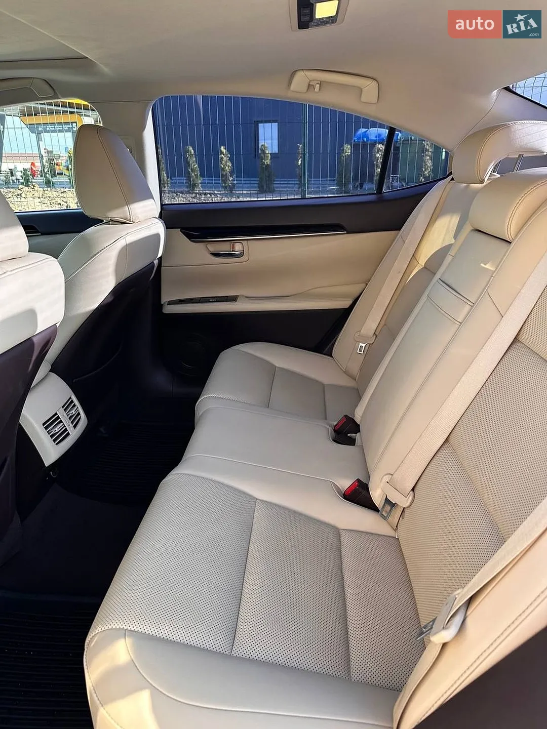 2016 Lexus ES - мініатюра 15