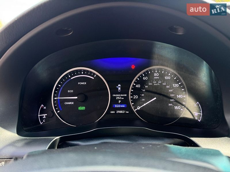 Седан Lexus ES 2012 в Тростянце