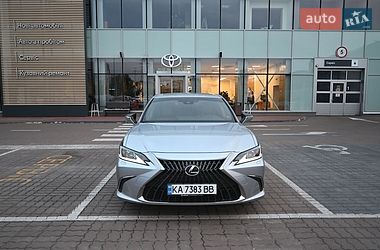Седан Lexus ES 2023 в Киеве