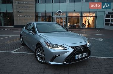 Седан Lexus ES 2023 в Киеве