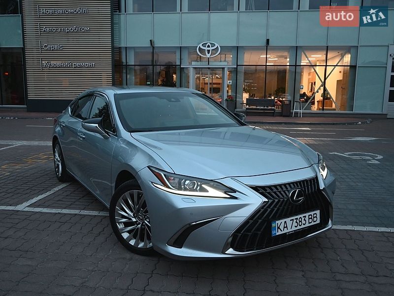 Седан Lexus ES 2023 в Киеве