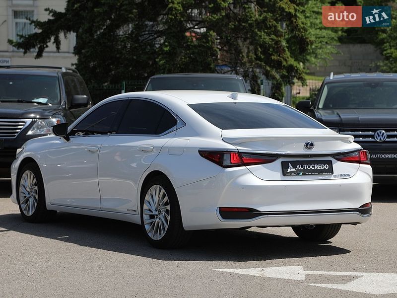 Седан Lexus ES 2021 в Харькове