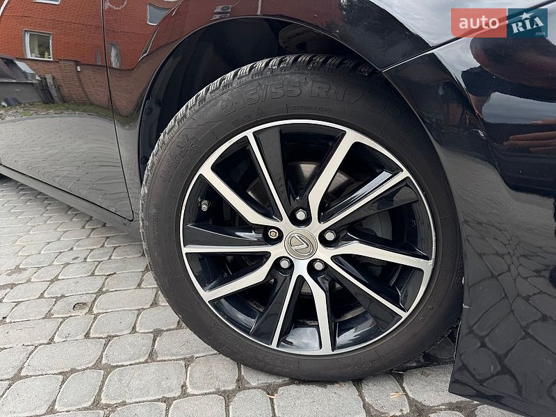 Седан Lexus ES 2016 в Виннице