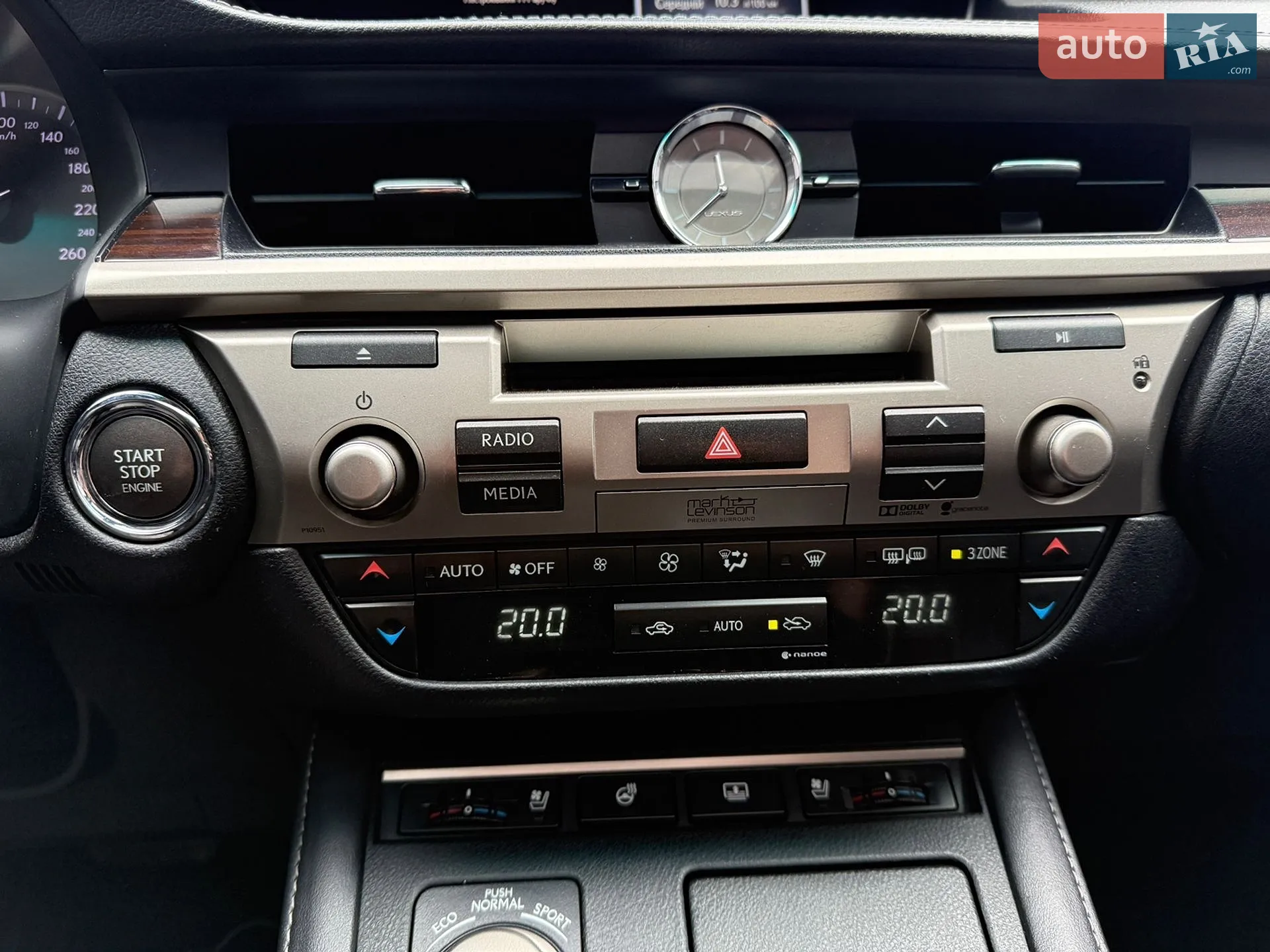 2015 Lexus ES - мініатюра 26
