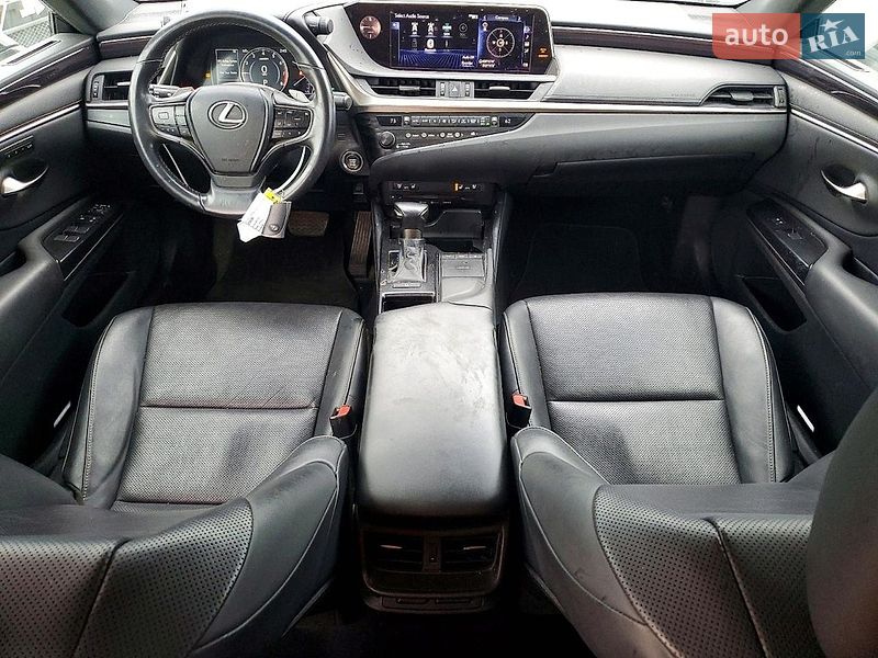 Седан Lexus ES 2020 в Львове