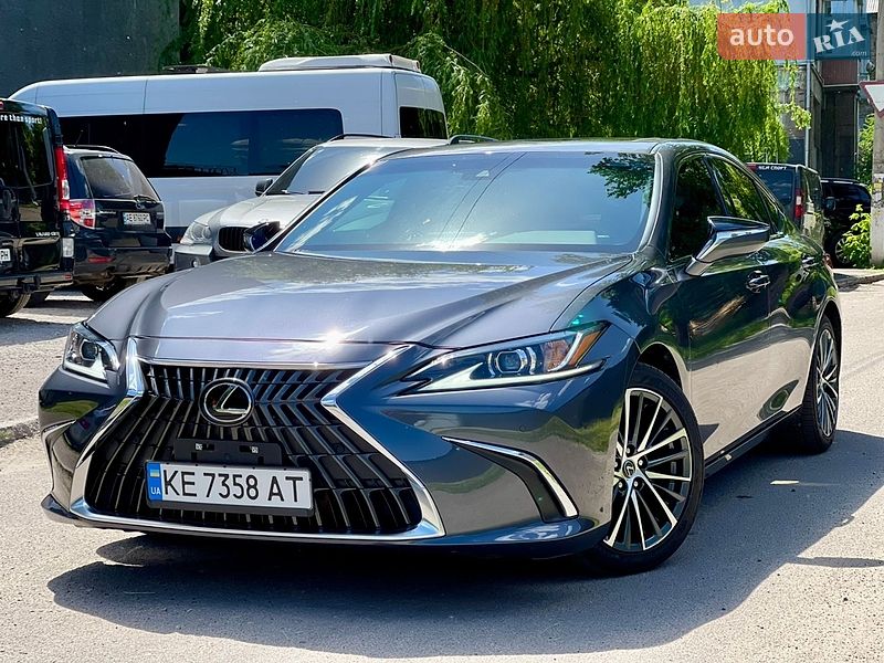 Седан Lexus ES 2022 в Кам'янському
