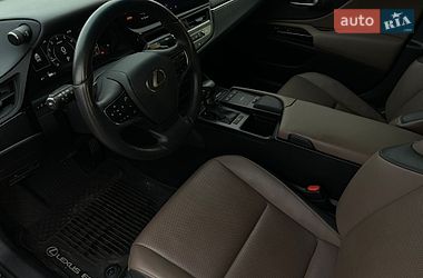 Седан Lexus ES 2022 в Кам'янському