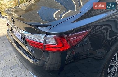 Седан Lexus ES 2017 в Хмельницком