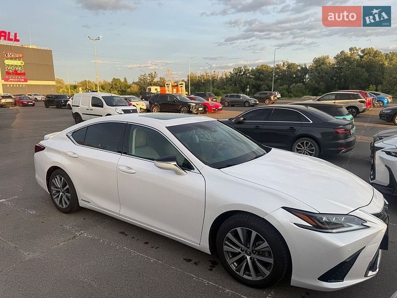 Седан Lexus ES 2021 в Києві