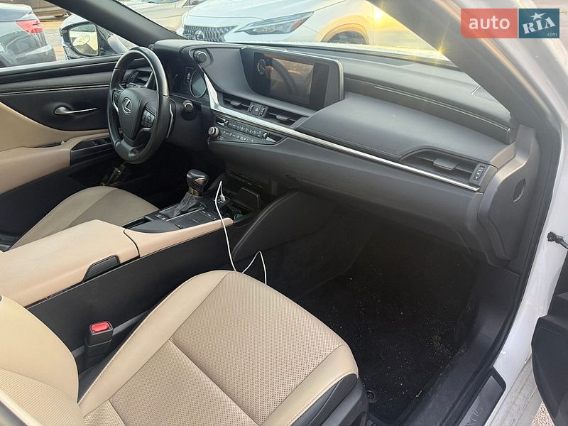 Седан Lexus ES 2021 в Києві
