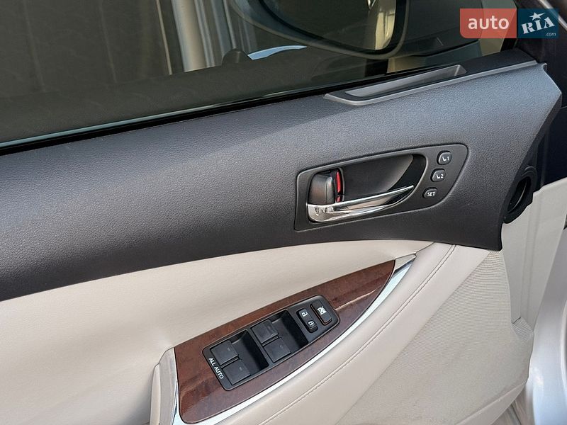 Седан Lexus ES 2009 в Тернополі