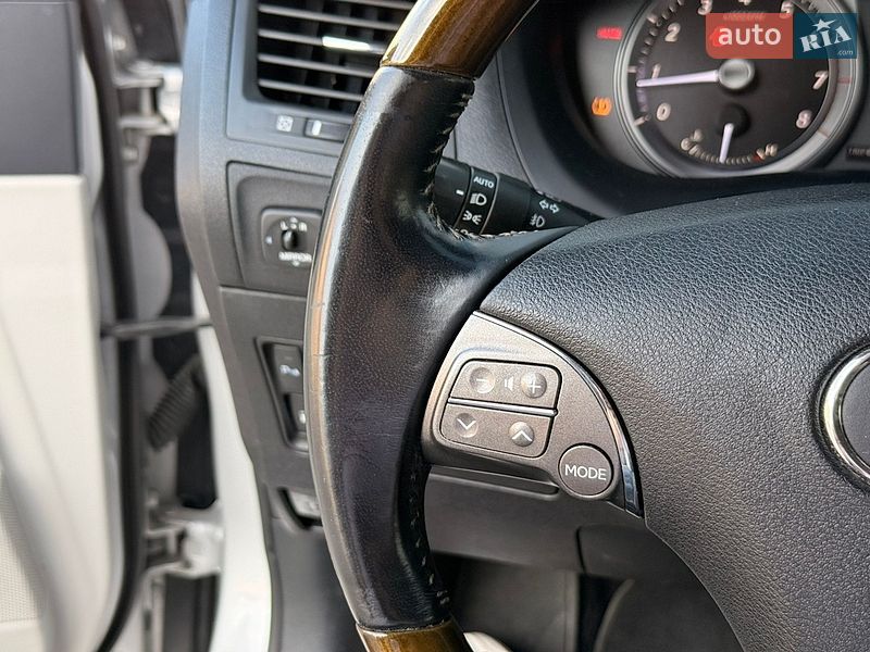 Седан Lexus ES 2009 в Тернополі