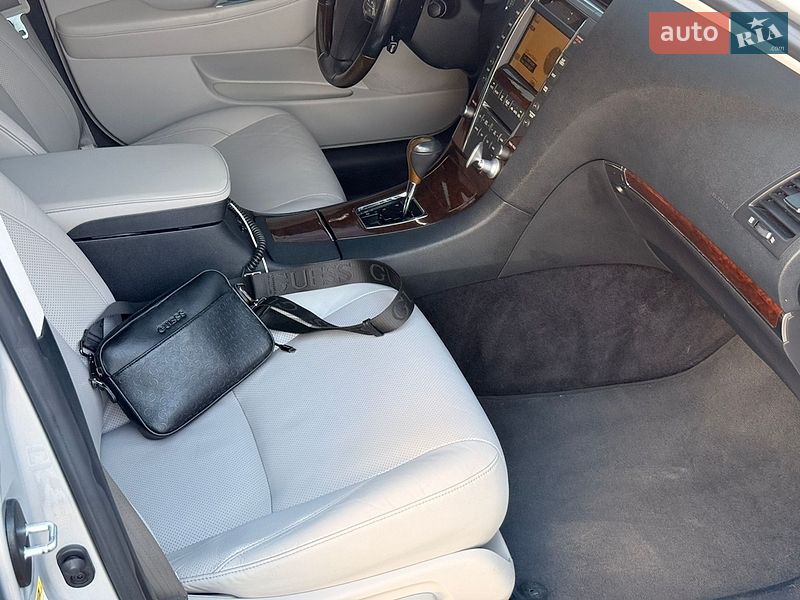 Седан Lexus ES 2009 в Тернополі