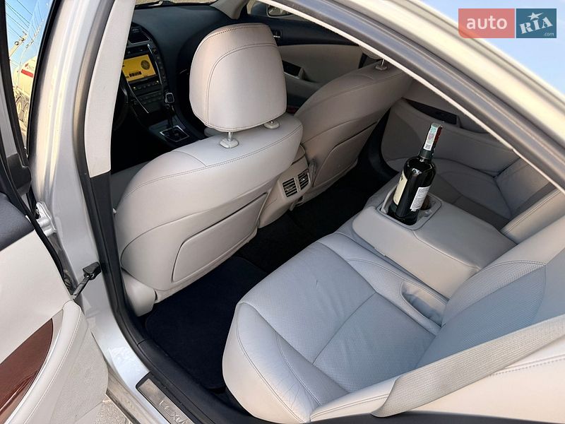 Седан Lexus ES 2009 в Тернополі