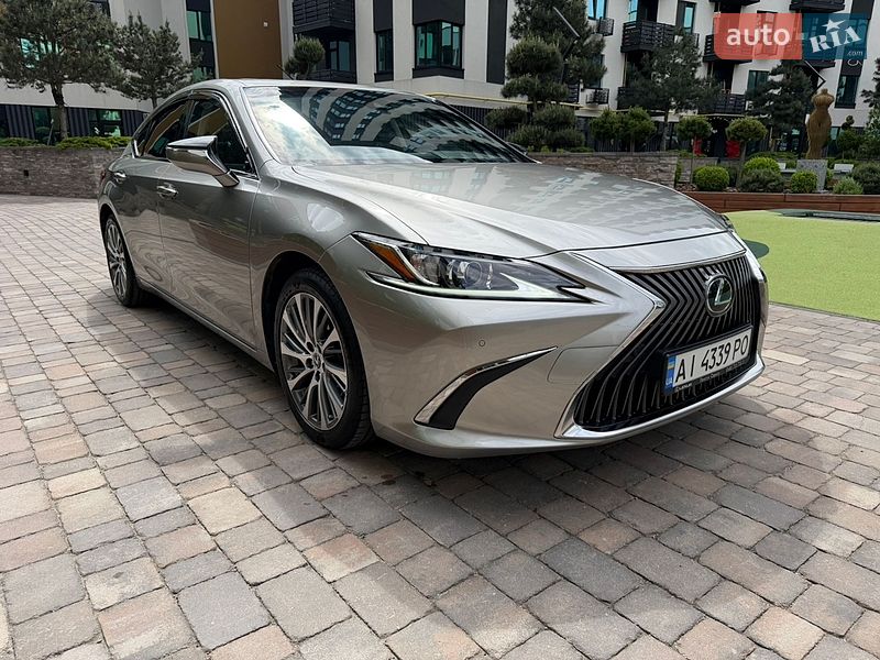 Седан Lexus ES 2021 в Киеве