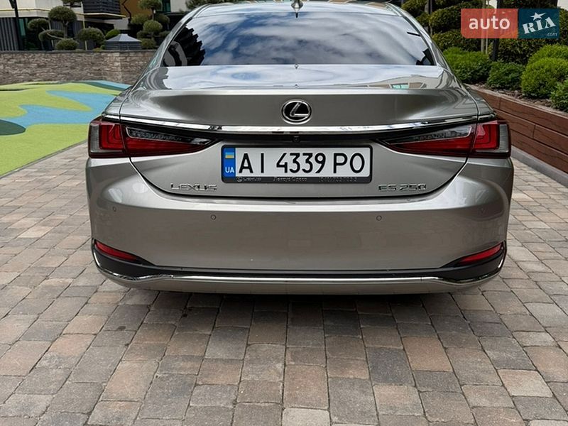 Седан Lexus ES 2021 в Киеве