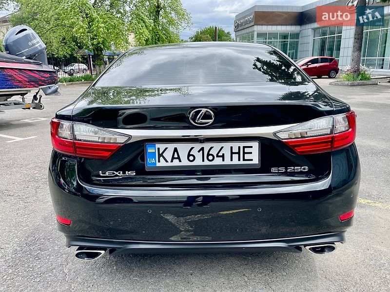 Седан Lexus ES 2016 в Києві