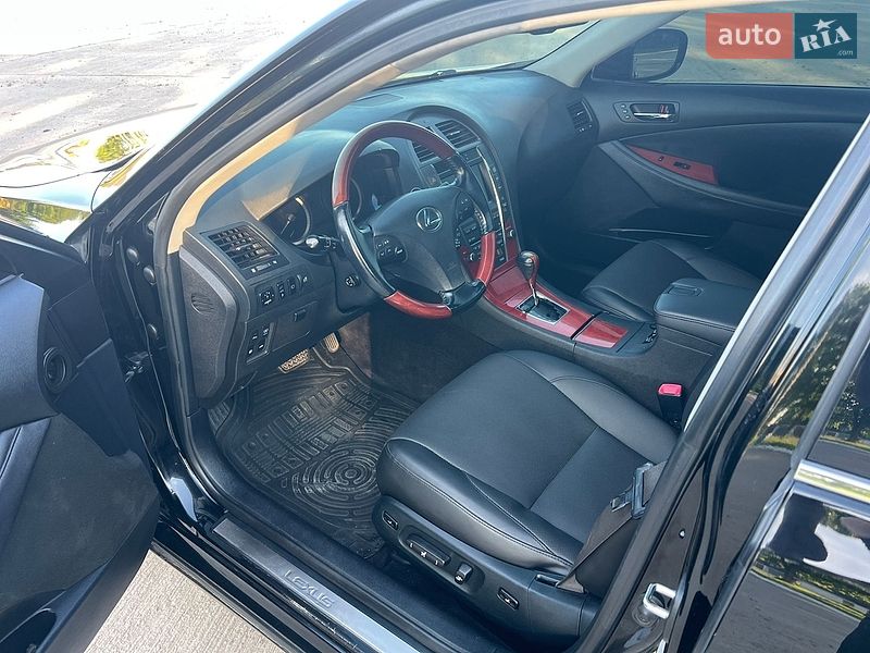 Седан Lexus ES 2006 в Виннице