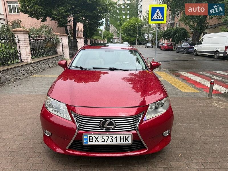 Седан Lexus ES 2012 в Киеве