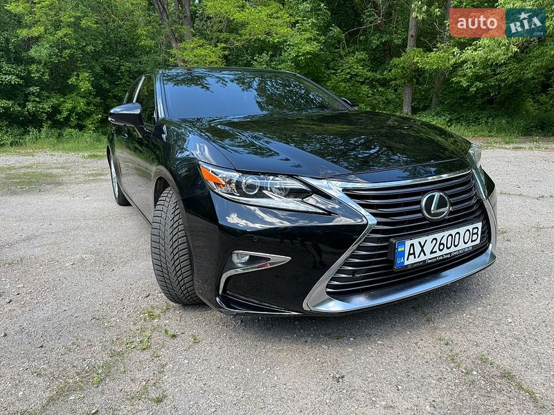 Седан Lexus ES 2015 в Харкові