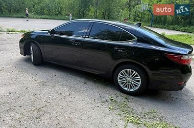 Седан Lexus ES 2015 в Харкові