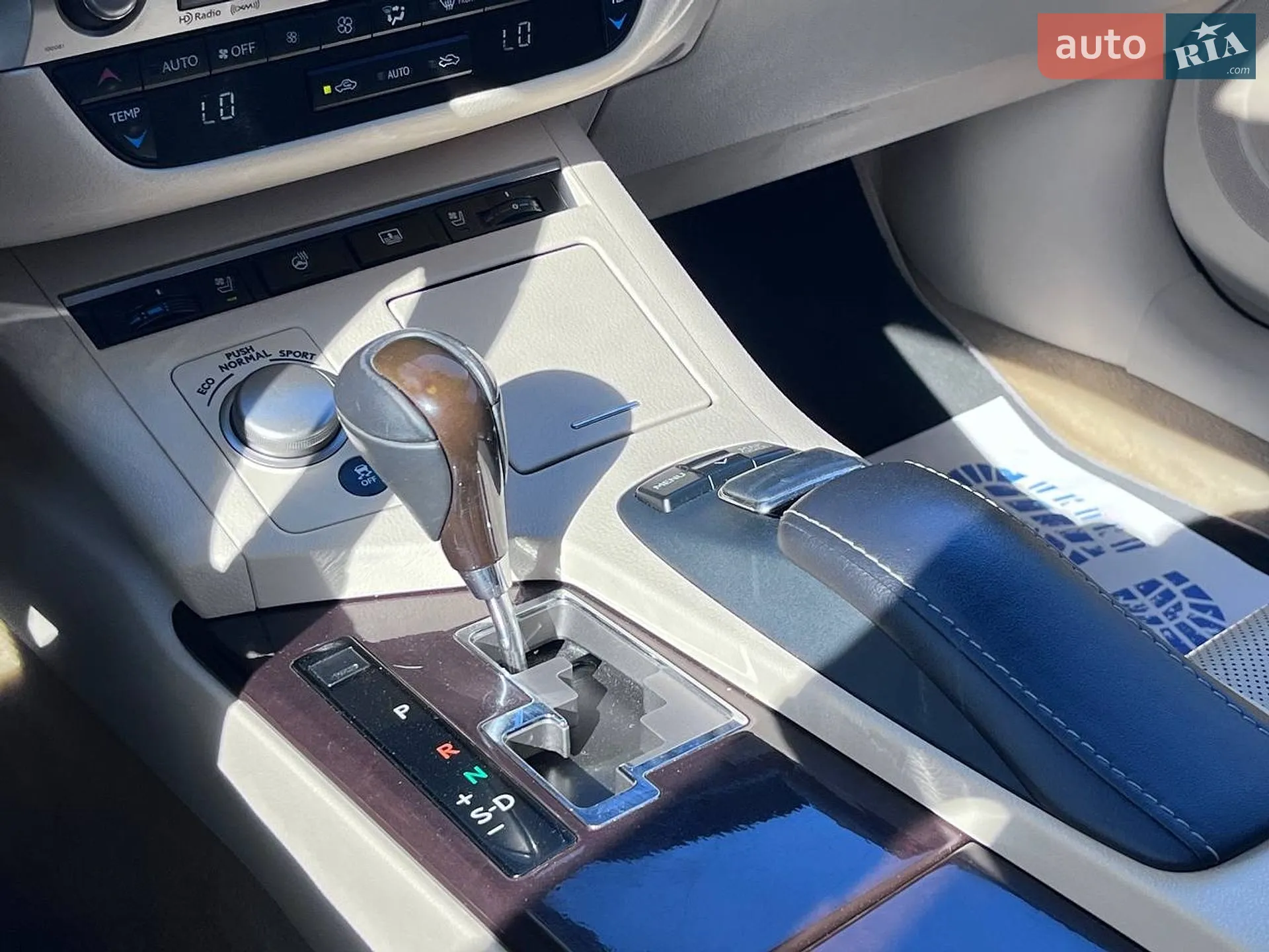 2012 Lexus ES - мініатюра 15
