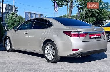 Седан Lexus ES 2012 в Львові