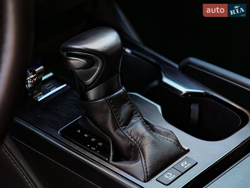 Седан Lexus ES 2024 в Одессе