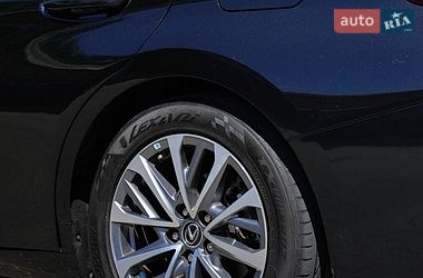 Седан Lexus ES 2024 в Одессе