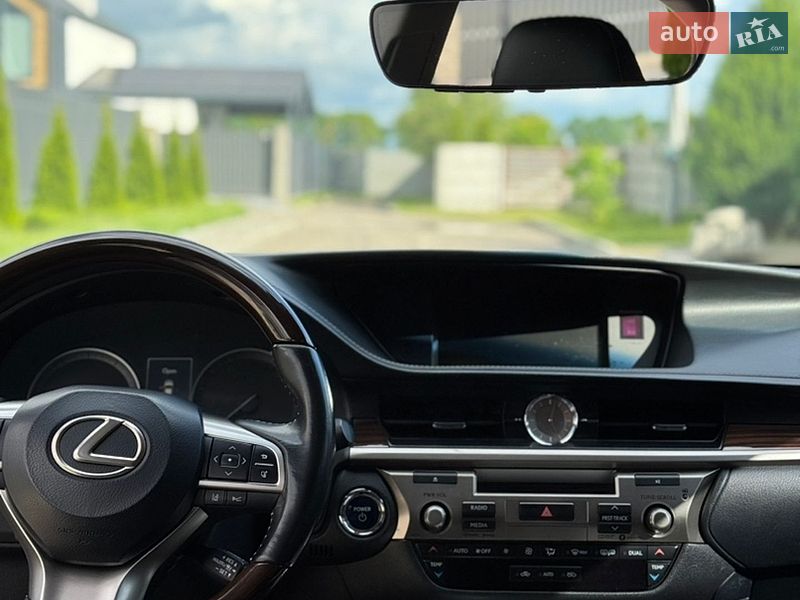 Седан Lexus ES 2016 в Києві