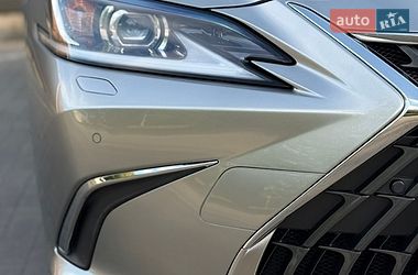 Седан Lexus ES 2023 в Виннице