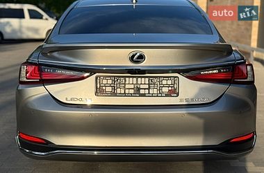 Седан Lexus ES 2023 в Виннице