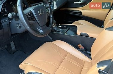 Седан Lexus ES 2023 в Виннице
