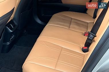 Седан Lexus ES 2023 в Виннице