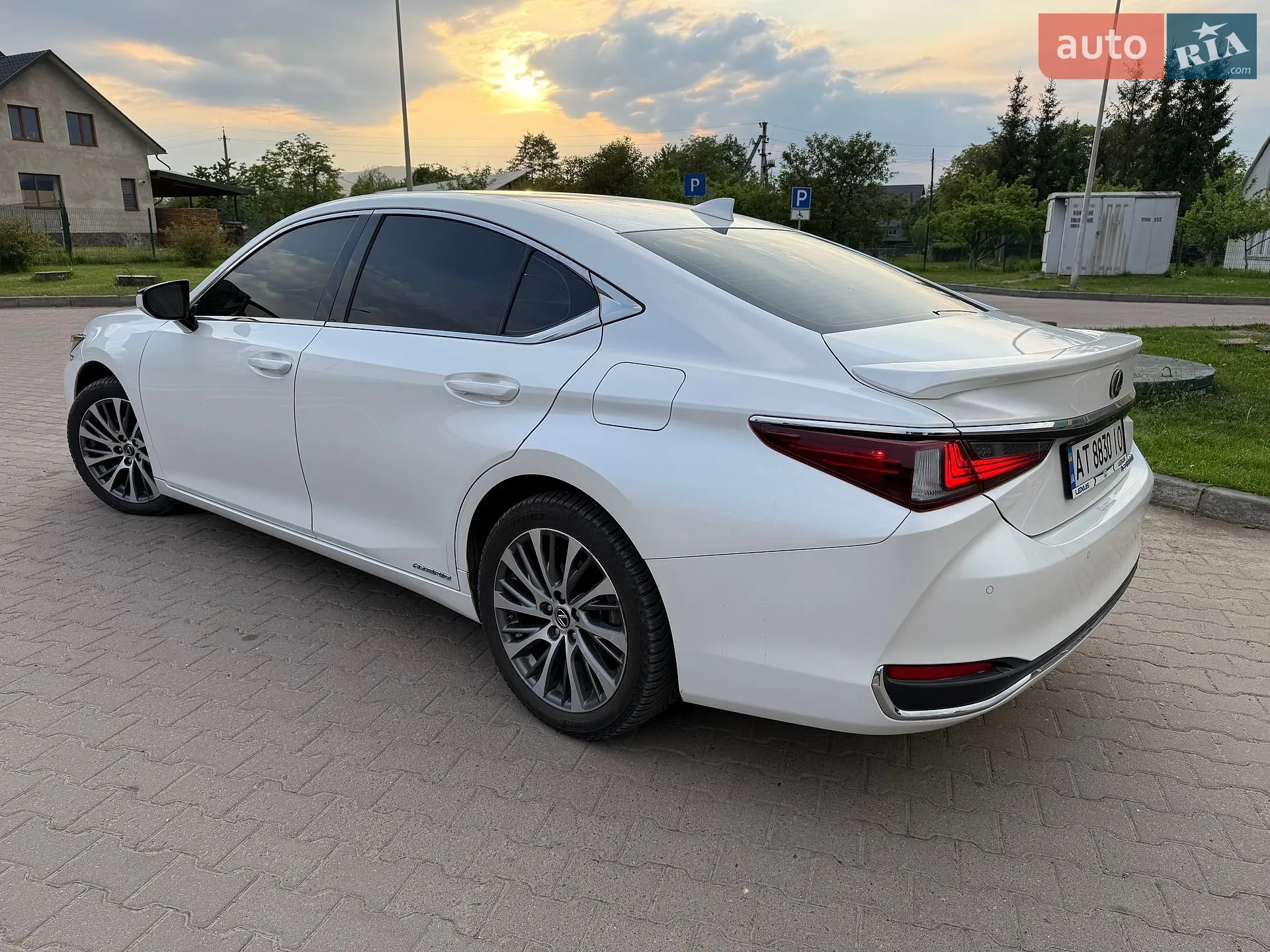 2019 Lexus ES - мініатюра 21
