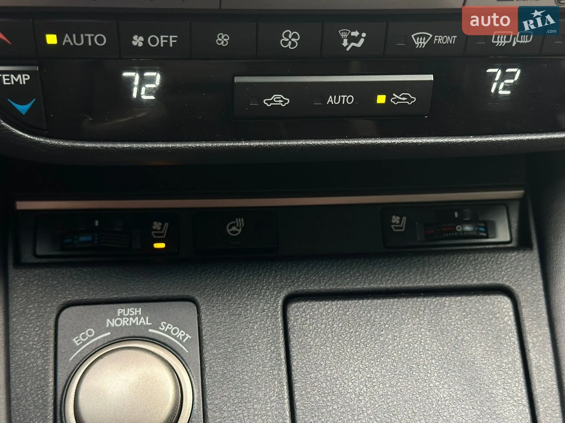2017 Lexus ES - мініатюра 16